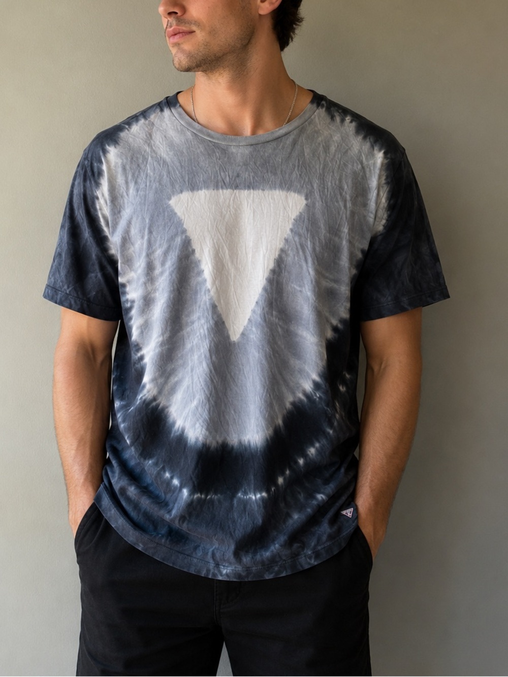 Guess Los Angeles Black & Gray Tie-Dye Triangle Graphic Tee XL